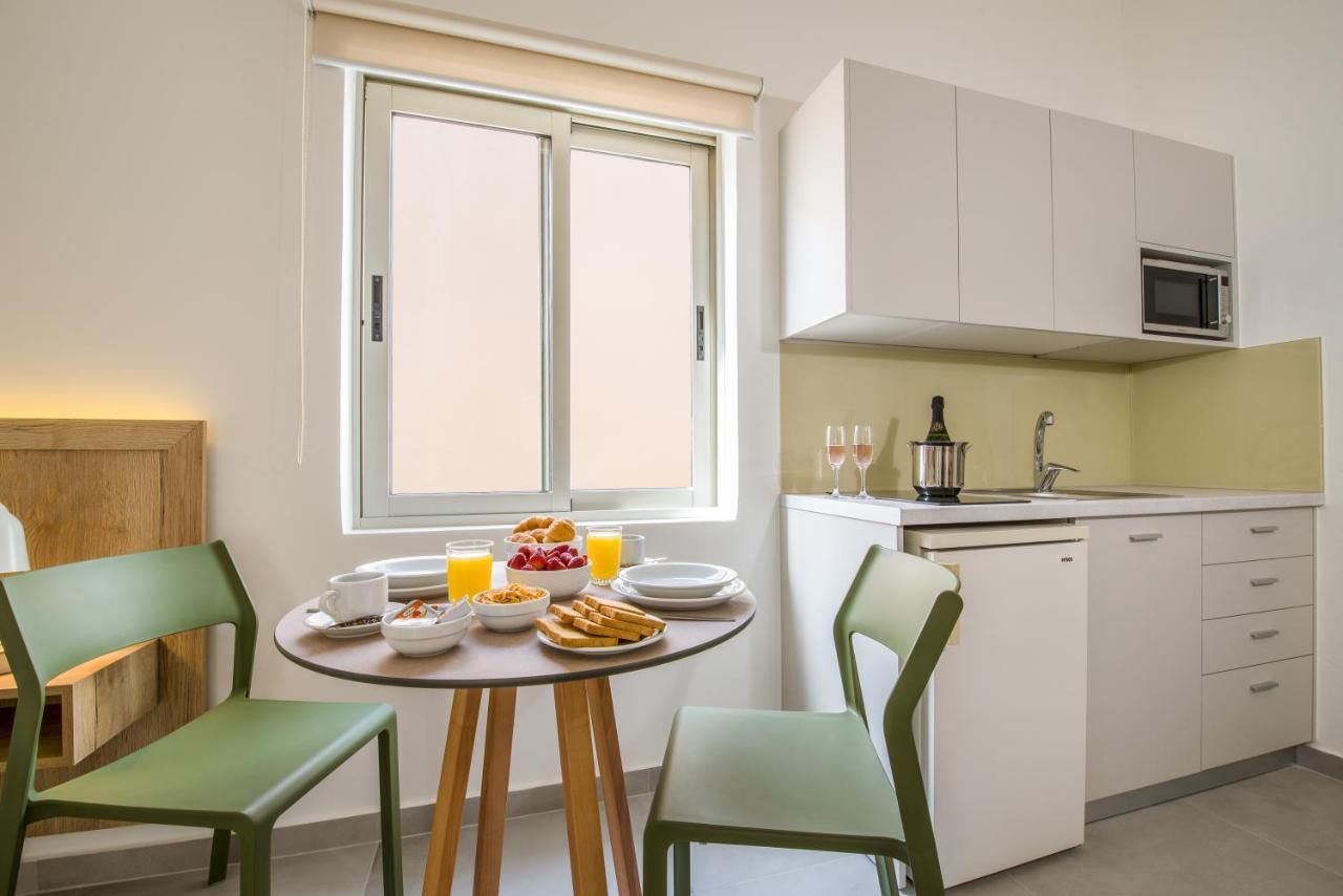 كاتو ذاراتسو Lotus Hotel Apartments الغرفة الصورة