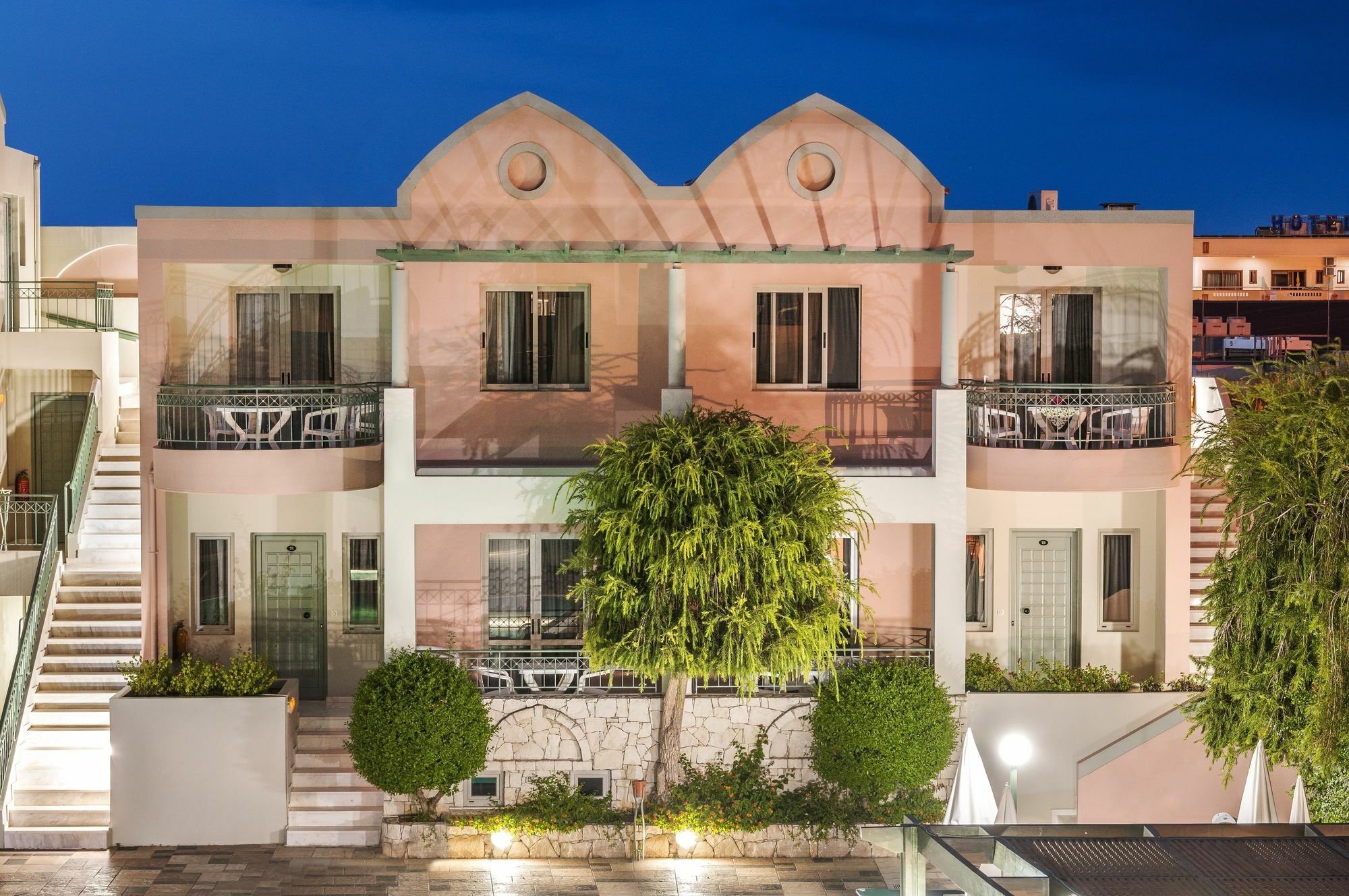 كاتو ذاراتسو Lotus Hotel Apartments المظهر الخارجي الصورة